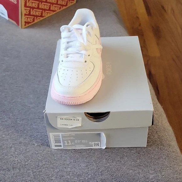 Pink and white nike air force 1 - Picture 2 of 4
